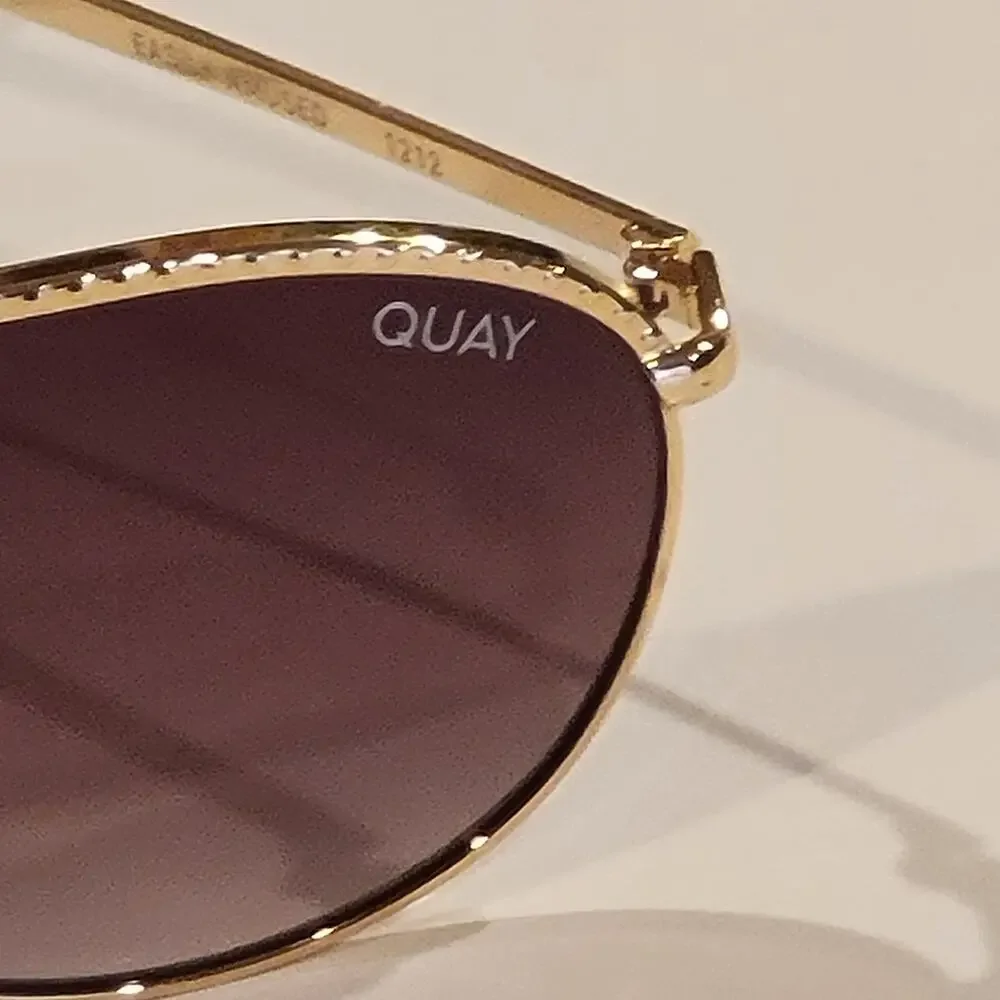 Women's Quay Easily Amused Sunglasses 1212 Gold tone metal frame